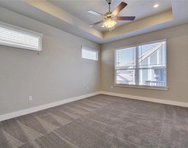 900 Banyon St - Photo Thumbnail 12