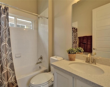 900 Banyon St - Photo Thumbnail 19