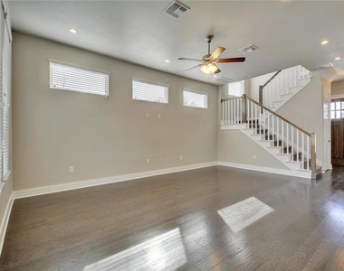 900 Banyon St - Photo Thumbnail 7