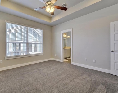 900 Banyon St - Photo Thumbnail 13