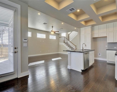 900 Banyon St - Photo Thumbnail 8