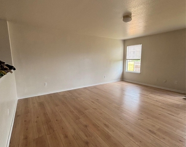 11805 Stoney Meadow Dr - Photo Thumbnail 1