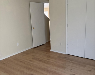 11805 Stoney Meadow Dr - Photo Thumbnail 16