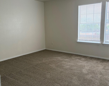 11805 Stoney Meadow Dr - Photo Thumbnail 7