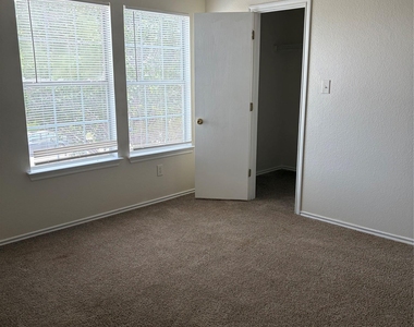 11805 Stoney Meadow Dr - Photo Thumbnail 24