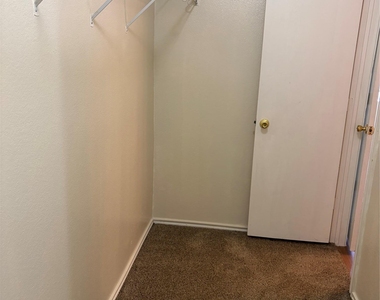11805 Stoney Meadow Dr - Photo Thumbnail 21