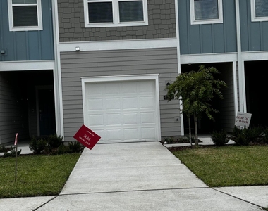 4309 Leeward Breeze Loop - Photo Thumbnail 1