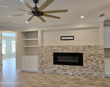835 Silver Pine Drive - Photo Thumbnail 13