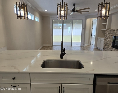 835 Silver Pine Drive - Photo Thumbnail 9