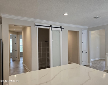 835 Silver Pine Drive - Photo Thumbnail 7