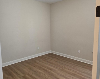 835 Silver Pine Drive - Photo Thumbnail 24