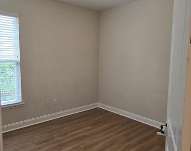 835 Silver Pine Drive - Photo Thumbnail 23