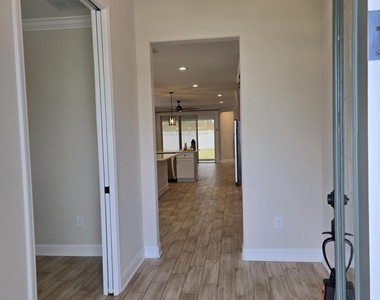 835 Silver Pine Drive - Photo Thumbnail 4