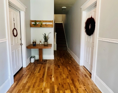 2322 Herschel Street - Photo Thumbnail 2