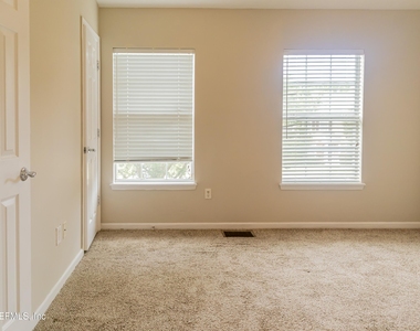 8144 Summerside Circle - Photo Thumbnail 8
