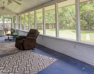 5039 Winchester Drive S - Photo Thumbnail 15