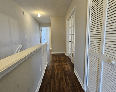 2334 Sunset Bluff Drive - Photo Thumbnail 13