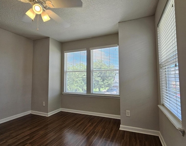 2334 Sunset Bluff Drive - Photo Thumbnail 17