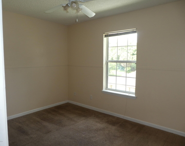 1017 Crestwood Street - Photo Thumbnail 24