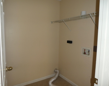 1017 Crestwood Street - Photo Thumbnail 15