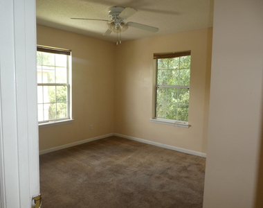 1017 Crestwood Street - Photo Thumbnail 23