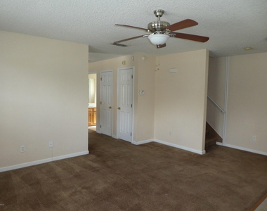 1017 Crestwood Street - Photo Thumbnail 2