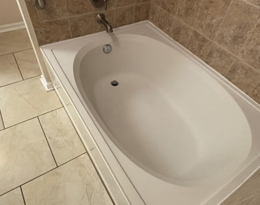 1508 Irishwood Court - Photo Thumbnail 9