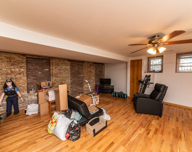 1535 W Leland Avenue - Photo Thumbnail 8