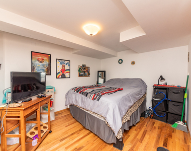 1535 W Leland Avenue - Photo Thumbnail 11