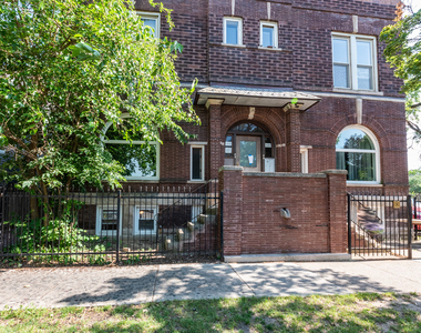 1535 W Leland Avenue - Photo Thumbnail 1