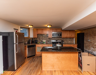 1535 W Leland Avenue - Photo Thumbnail 7