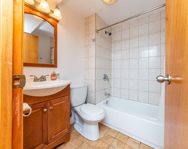 1535 W Leland Avenue - Photo Thumbnail 9