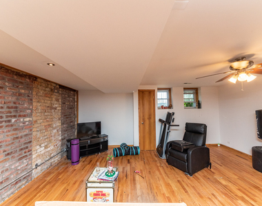 1535 W Leland Avenue - Photo Thumbnail 3