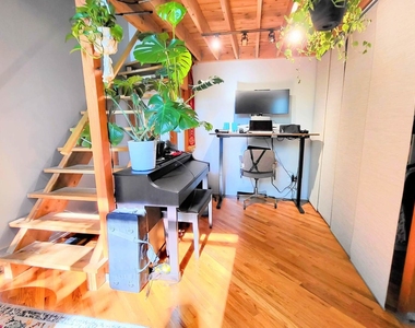 226 N Clinton Street - Photo Thumbnail 7