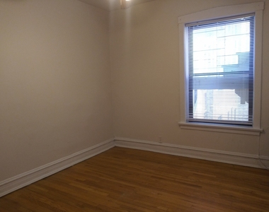 709 W Cornelia Avenue - Photo Thumbnail 10