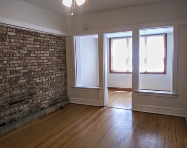 709 W Cornelia Avenue - Photo Thumbnail 9
