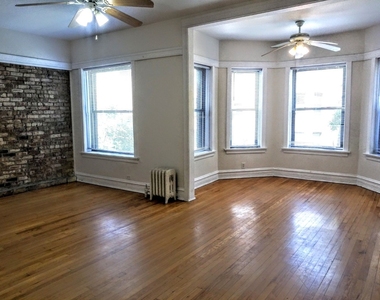 709 W Cornelia Avenue - Photo Thumbnail 2