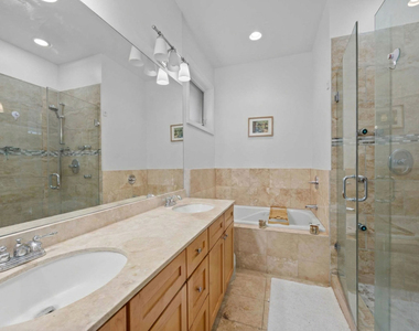 1755 N Artesian Avenue - Photo Thumbnail 15