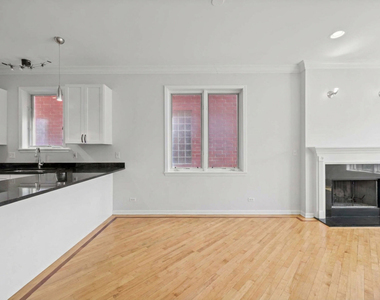 1755 N Artesian Avenue - Photo Thumbnail 8
