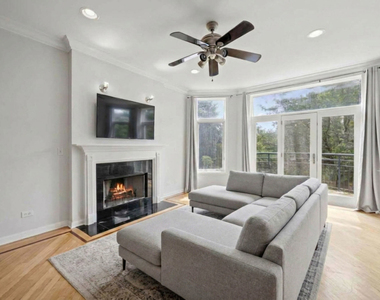 1755 N Artesian Avenue - Photo Thumbnail 2