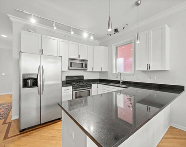 1755 N Artesian Avenue - Photo Thumbnail 12