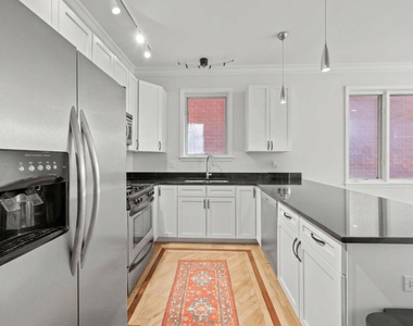 1755 N Artesian Avenue - Photo Thumbnail 13