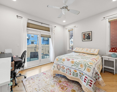 1755 N Artesian Avenue - Photo Thumbnail 14