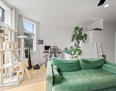 1755 N Artesian Avenue - Photo Thumbnail 5