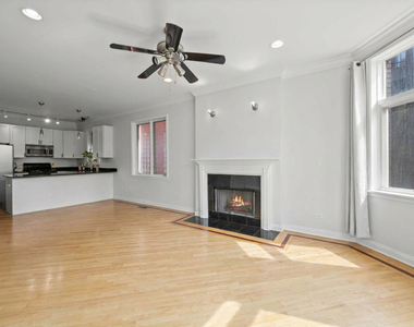 1755 N Artesian Avenue - Photo Thumbnail 6