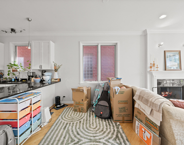 1755 N Artesian Avenue - Photo Thumbnail 10