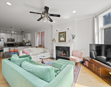 1755 N Artesian Avenue - Photo Thumbnail 7
