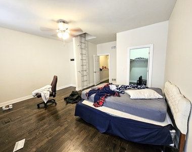 939 W Armitage Avenue - Photo Thumbnail 10