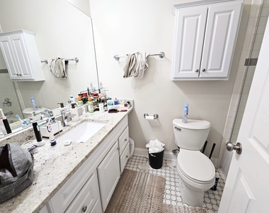 939 W Armitage Avenue - Photo Thumbnail 13