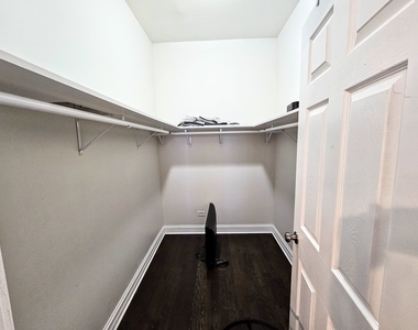 939 W Armitage Avenue - Photo Thumbnail 9